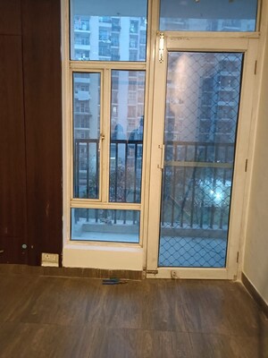 Room in 2 BHK Apartment at Gaur City 2 - 10th Avenue, Sector 16c Greater Noida – for Sale