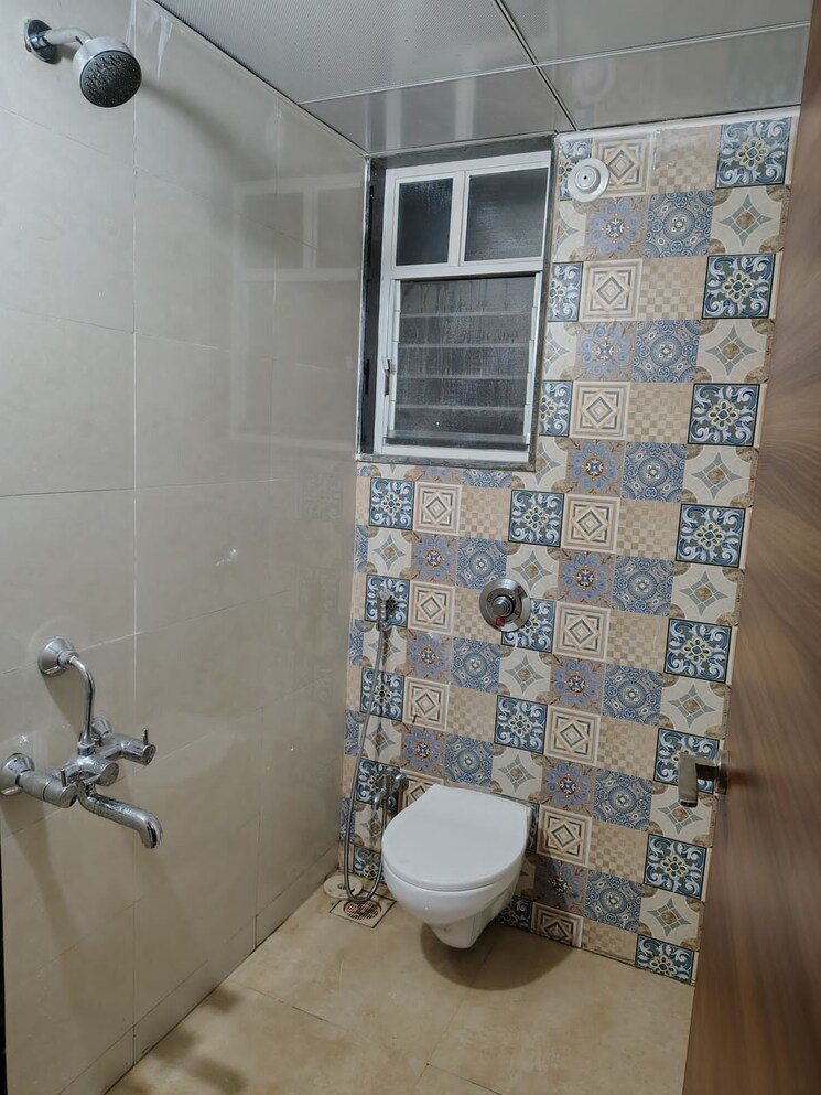 Bathroom, saheel-itrend-life 2 Bedroom 820 Sq.Ft. Apartment In Wakad Pune 9719101