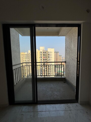 Room in 2 BHK Apartment at Runwal Gardens Phase 2, Dombivli East – for Rent