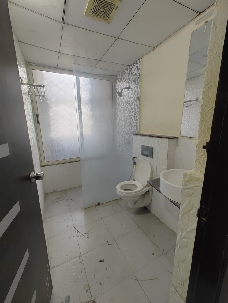 Bathroom, gaur-saundaryam 3 Bedroom 1595 Sq.Ft. Apartment In Tech Zone 4 Greater Noida Greater Noida 9719135