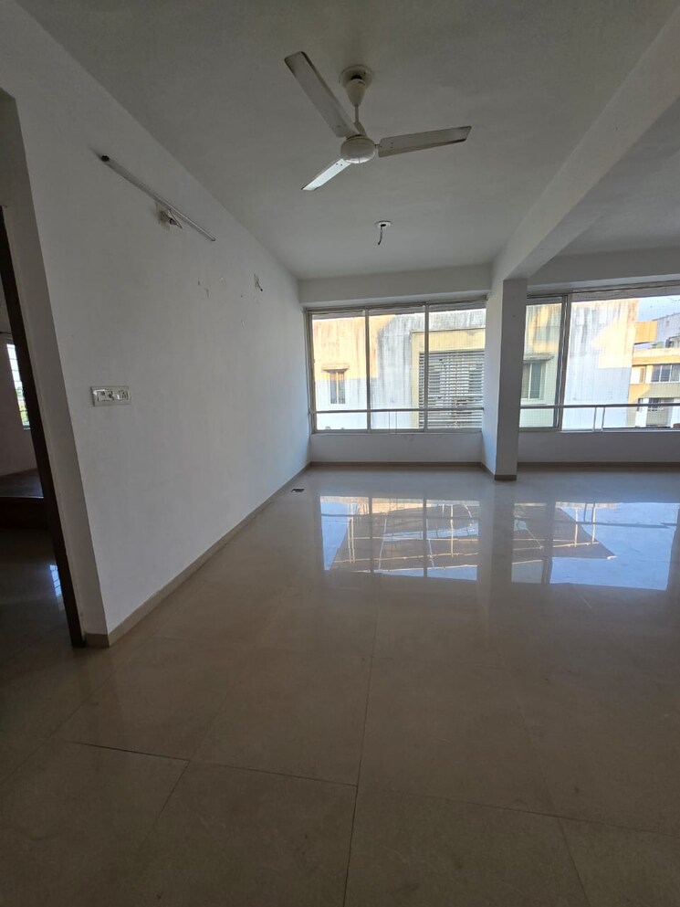 Room, harni road 3 Bedroom 1810 Sq.Ft. Apartment In Harni Road Vadodara 9719126