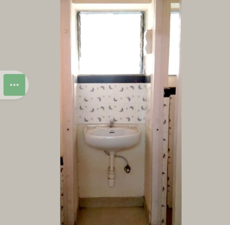 Bathroom, the-bombay-hindu-chs 1 Bedroom 250 Sq.Ft. Apartment In Dadar East Mumbai 9719138