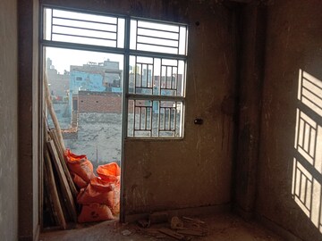 Living Room in 1.5 BHK Independent House at Dwarka Mor – for Sale