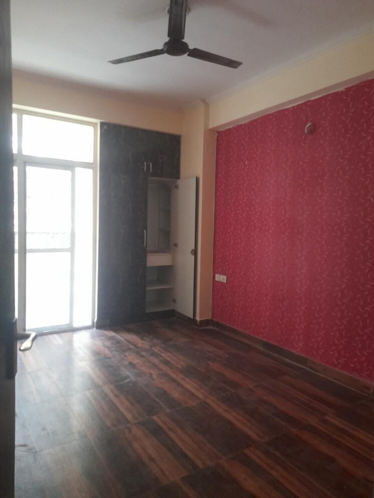 Room, gaur-city-5th-avenue 2 Bedroom 910 Sq.Ft. Apartment In Sector 4 Greater Noida Greater Noida 9719161