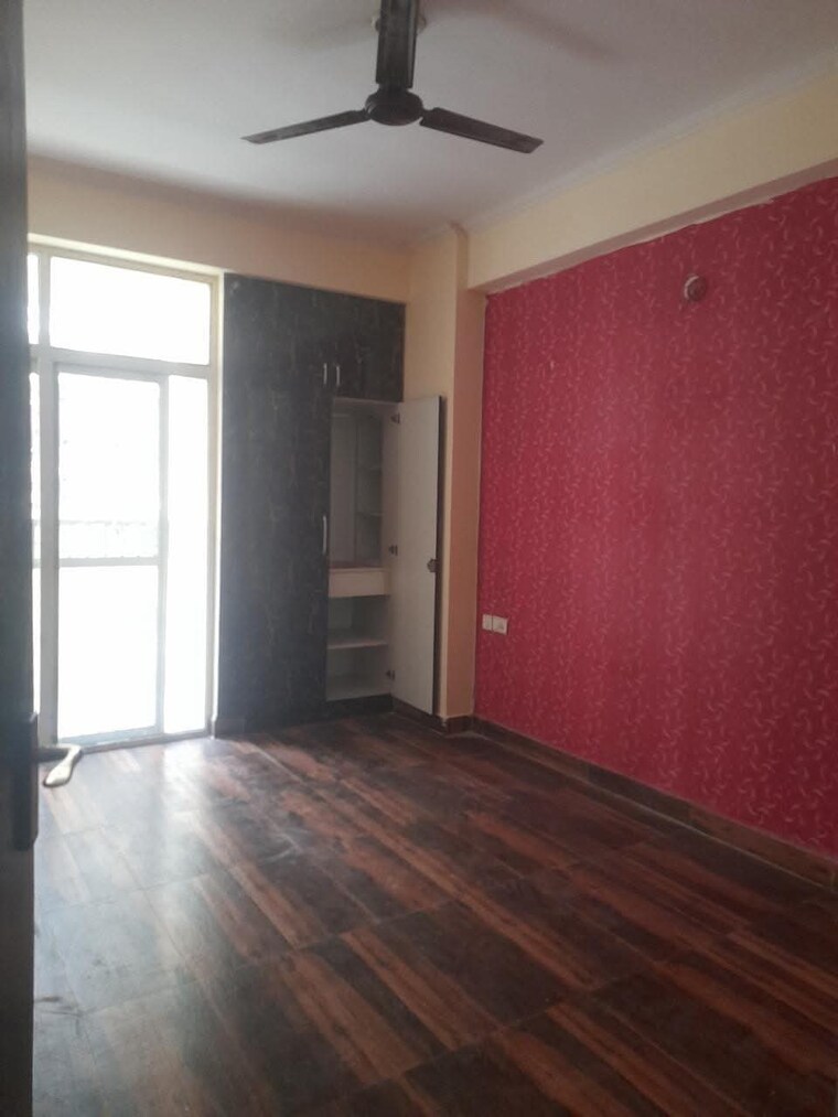 Room, gaur-city-5th-avenue 2 Bedroom 910 Sq.Ft. Apartment In Sector 4 Greater Noida Greater Noida 9719161