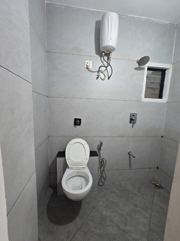 Bathroom, harni 3 Bedroom 1710 Sq.Ft. Apartment In Harni Vadodara 9719157