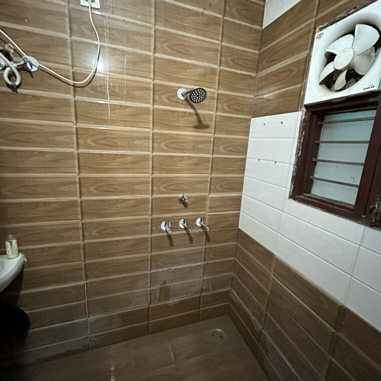 Bathroom, kharar landran road 2 Bedroom 900 Sq.Ft. Apartment In Kharar Landran Road Mohali 9719168
