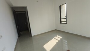 Room in 3 BHK Apartment at Peninsula Celestia Spaces, Parel – for Rent