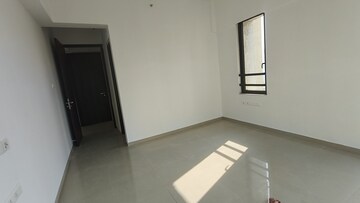 Room in 3 BHK Apartment at Peninsula Celestia Spaces, Parel – for Rent