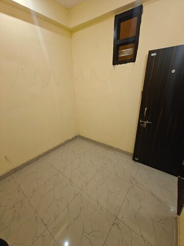 Room in 3 BHK Builder Floor at Omicron I Greater Noida – for Sale