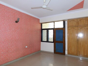 Room in 2 BHK Builder Floor at Rajendra Nagar Sector 5 – for Rent