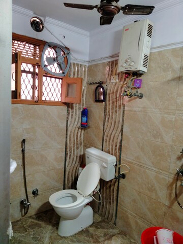 Bathroom in 2 BHK Builder Floor at Rajendra Nagar Sector 5 – for Rent
