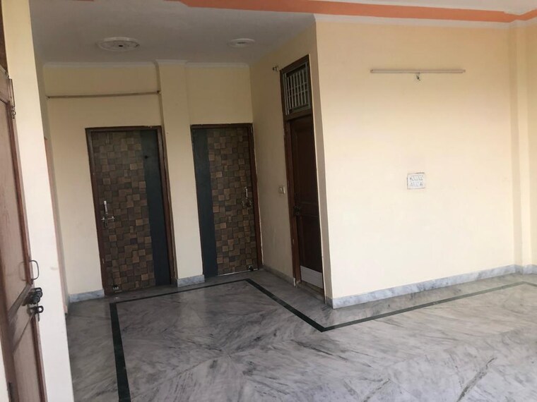 Room, omicron i greater noida 3 Bedroom 121 Sq.Mt. Builder Floor In Omicron I Greater Noida Greater Noida 9719203