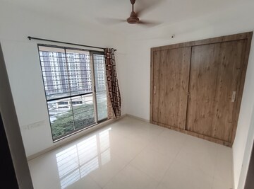 Room in 1 BHK Apartment at Runwal Eirene, Balkum Pada – for Sale