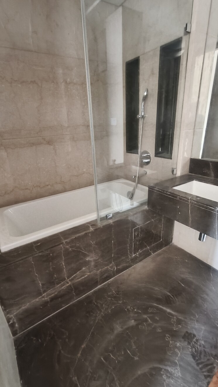 Attached Bathroom, lokhandwala-minerva-mahalaxmi 3 Bedroom 1250 Sq.Ft. Apartment In Mahalaxmi Mumbai 9719229