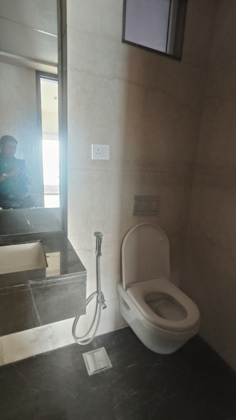 Attached Bathroom, lokhandwala-minerva-mahalaxmi 3 Bedroom 1250 Sq.Ft. Apartment In Mahalaxmi Mumbai 9719229