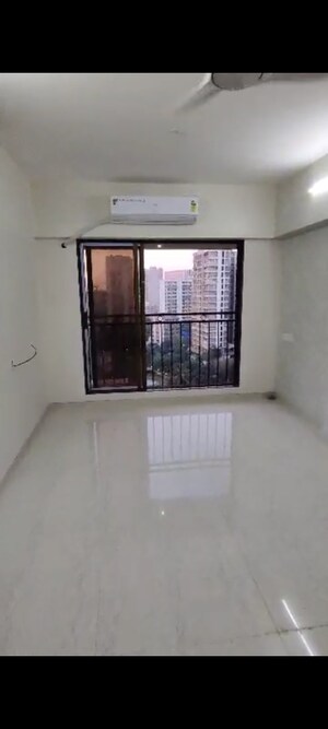 Room in 2 BHK Apartment at Pratham ARC Aura, Andheri West – for Rent