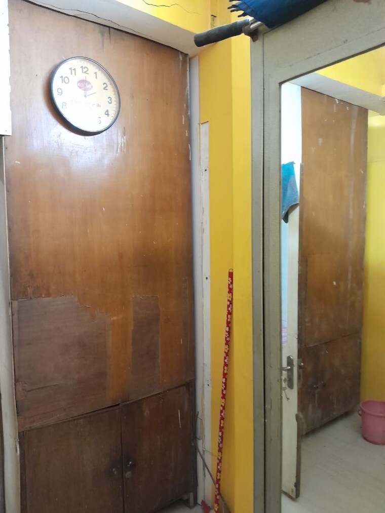 undefined, borivali east Commercial Shop 250 Sq.Ft. In Borivali East Mumbai 9719223