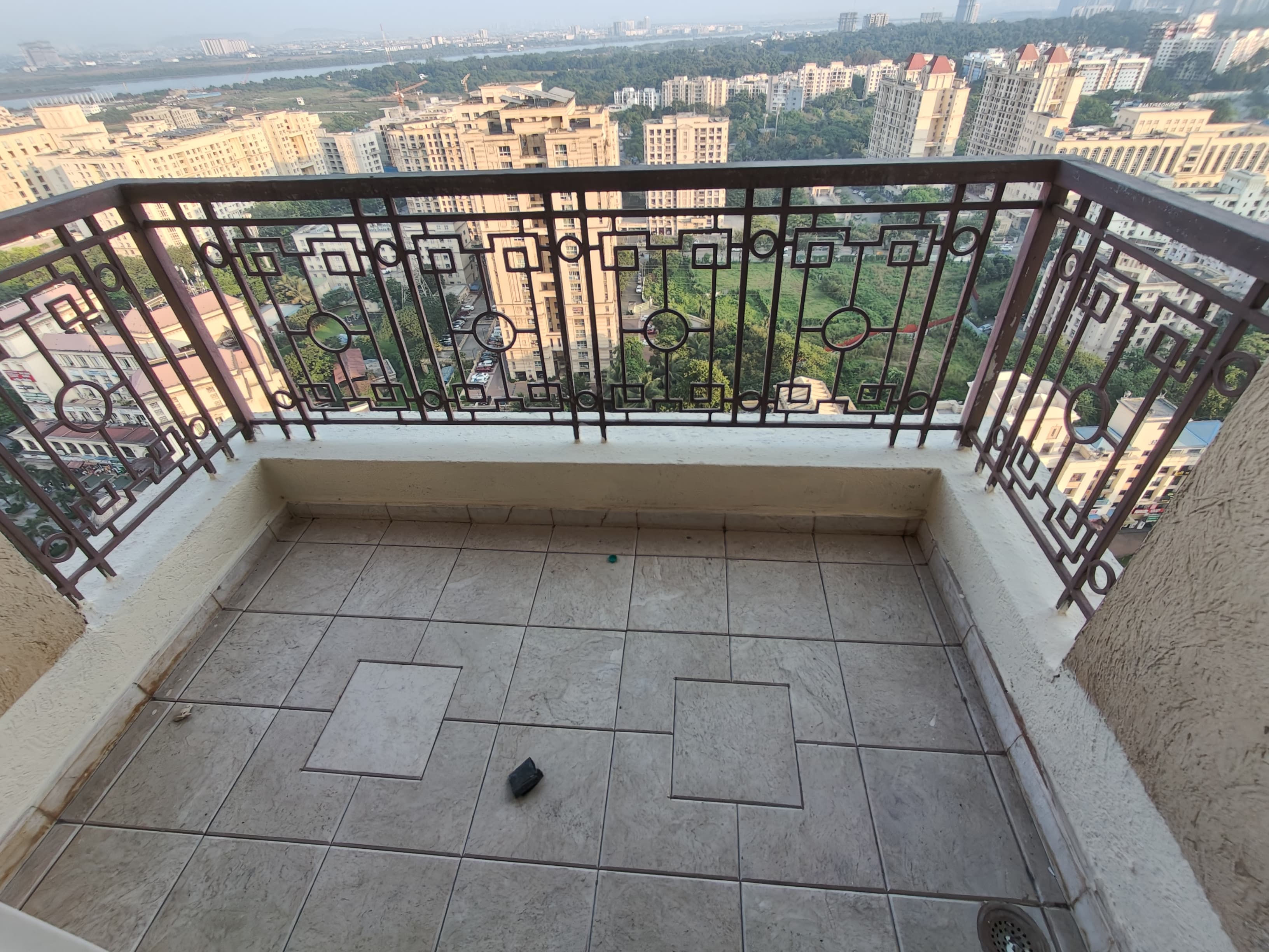 5 BHK + Pooja Room Apartment For Sale in Hiranandani Tribeca
