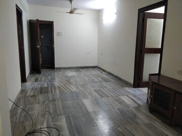 Room in 2 BHK Apartment at K Raheja Vihar, Powai – for Rent