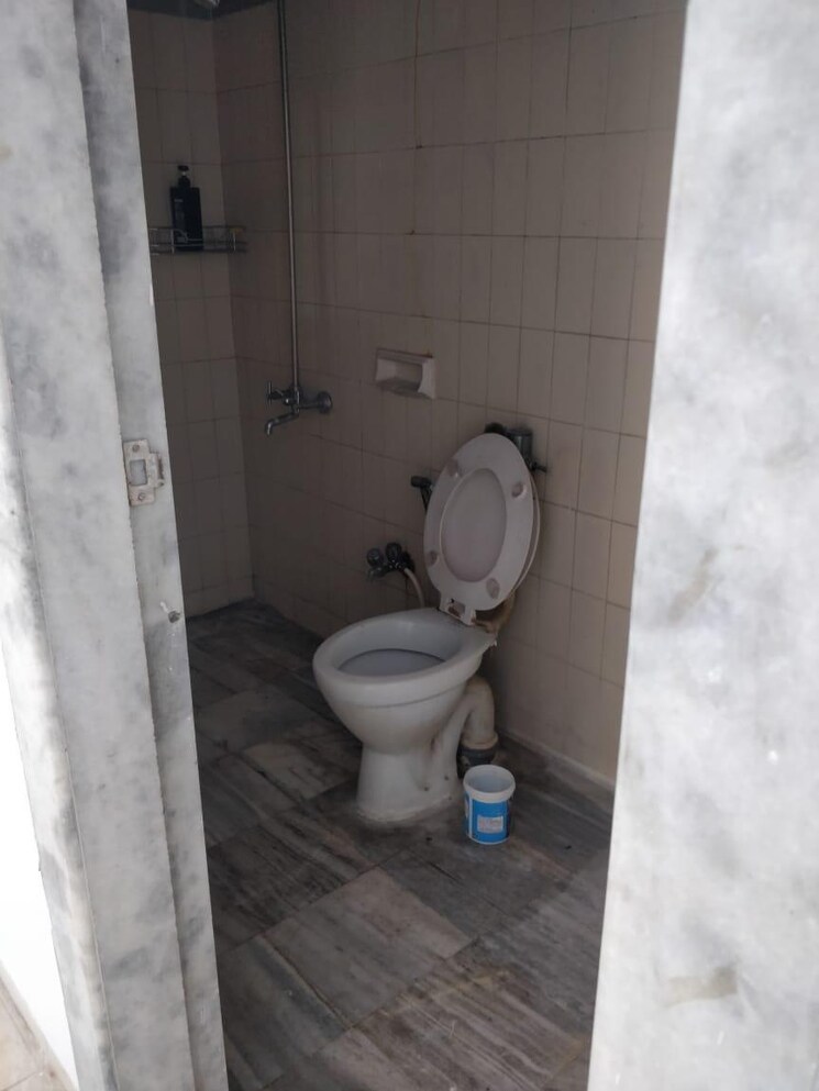 Bathroom, k-raheja-vihar 2 Bedroom 740 Sq.Ft. Apartment In Powai Mumbai 9719239