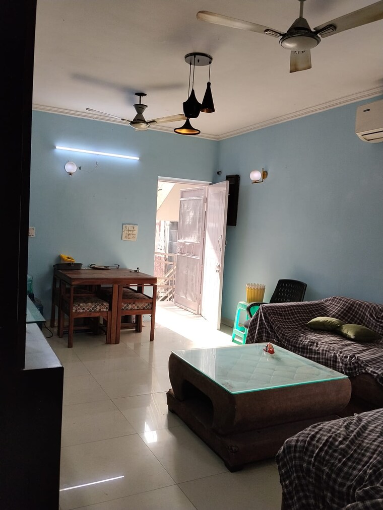 Living Room, amrapali-platinum 3 Bedroom 1495 Sq.Ft. Apartment In Sector 119 Noida 9719264