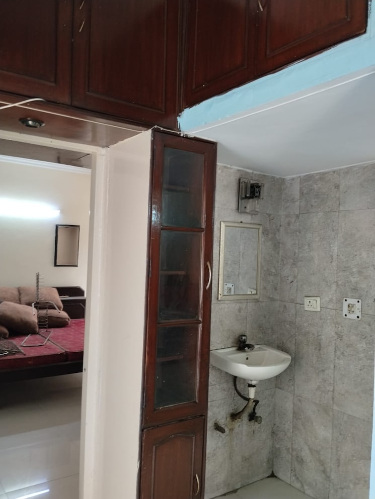 Bathroom, amrapali-platinum 3 Bedroom 1495 Sq.Ft. Apartment In Sector 119 Noida 9719264