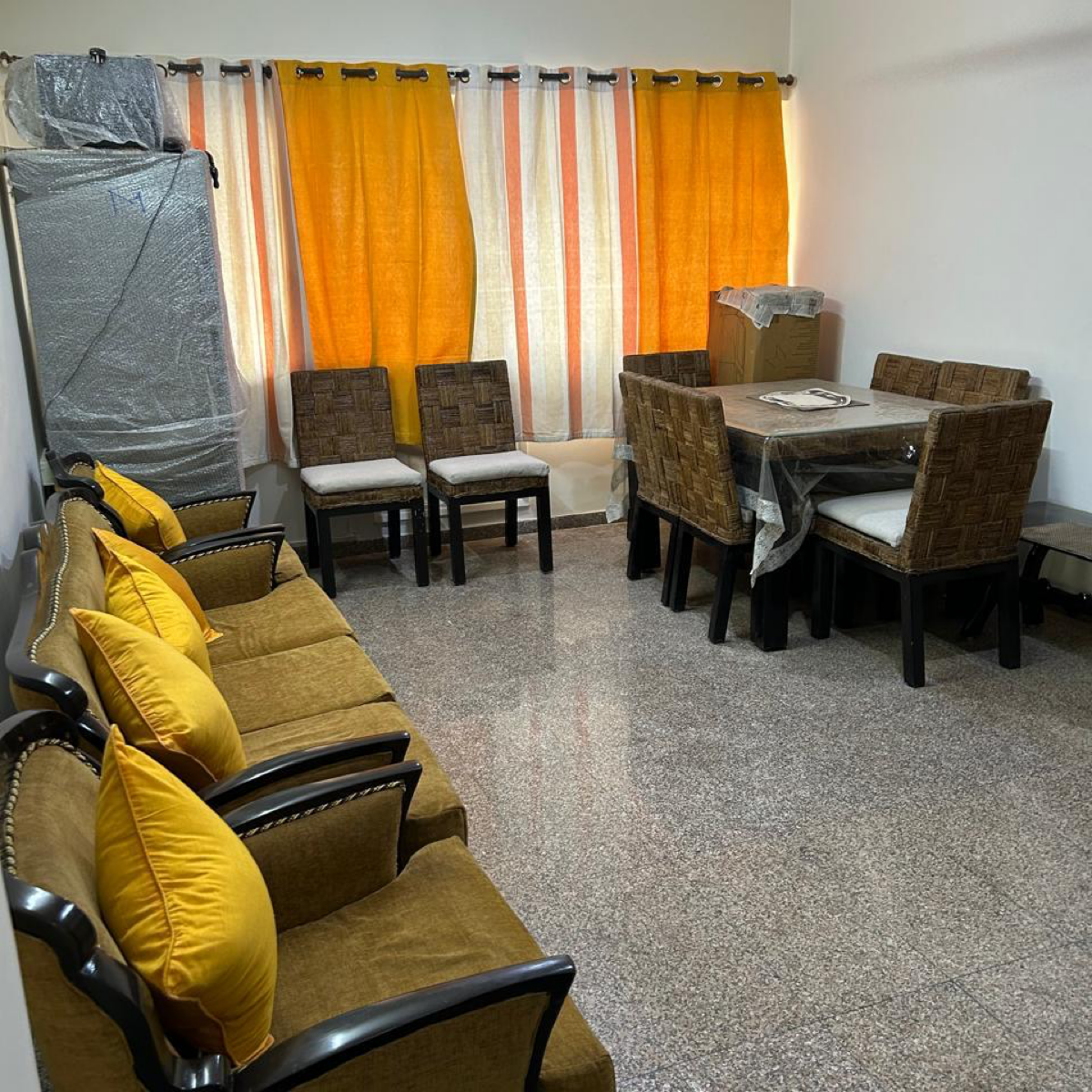 2 BHK + Pooja Room Apartment For Rent in Friends Apartment Bandra West