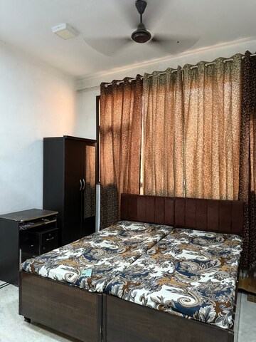 Room in  Pg at Vibhuti Khand – for Rent