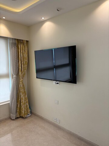 Room in 2 BHK Apartment at Kalpataru Paramount, Kapur Bawdi – for Sale