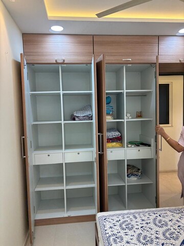 Furnished Amenities in 2 BHK Apartment at Kalpataru Paramount, Kapur Bawdi – for Sale