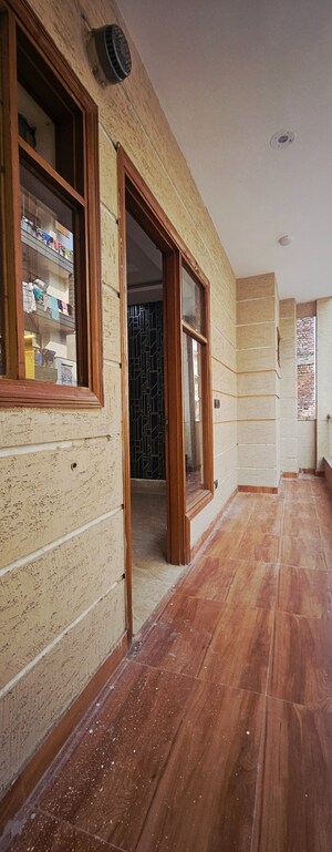 Building Lobby in 3.5 BHK Builder Floor at BPTP Park 81, Sector 81 – for Sale