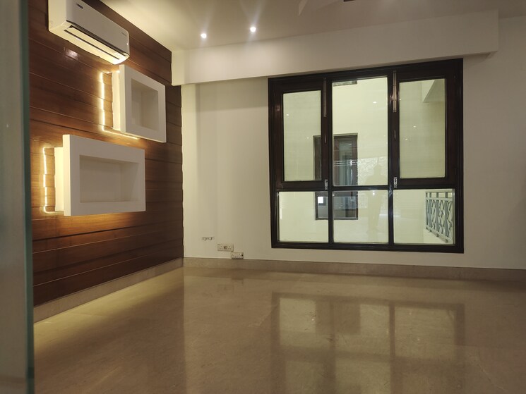 Room, new friends colony 4 Bedroom 4500 Sq.Ft. Builder Floor In New Friends Colony Delhi 9719315