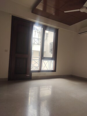 Furnished Amenities in 4 BHK Builder Floor at New Friends Colony – for Rent