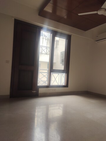 Furnished Amenities in 4 BHK Builder Floor at New Friends Colony – for Rent