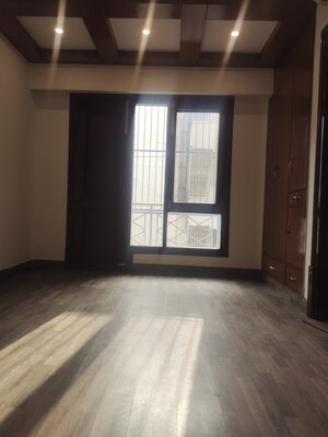 Parking in 4 BHK Builder Floor at New Friends Colony – for Rent