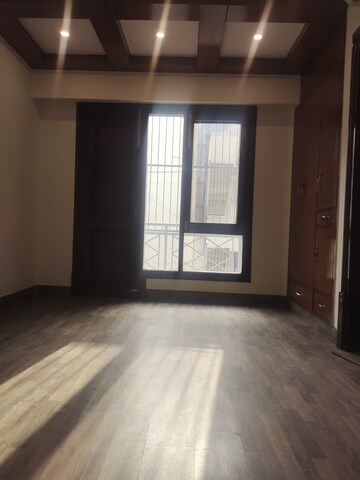 Parking in 4 BHK Builder Floor at New Friends Colony – for Rent