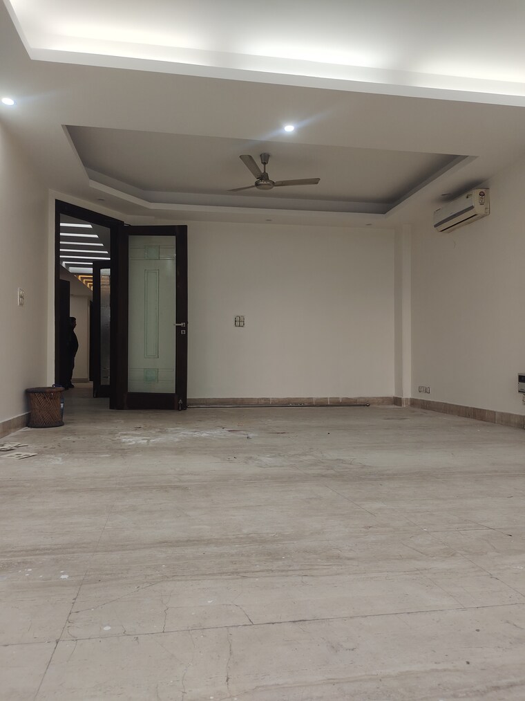 Bathroom, greater kailash i 4 Bedroom 2700 Sq.Ft. Builder Floor In Greater Kailash I Delhi 9719320