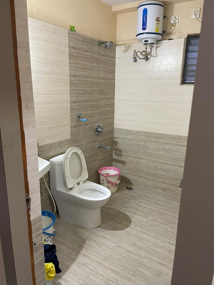 Bathroom, svc-tree-walk 3 Bedroom 1833 Sq.Ft. Apartment In Kondapur Hyderabad 9719321
