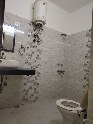 Bathroom in 1 RK Builder Floor at Lajpat Nagar Iii – for Rent