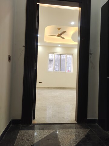 Furnished Amenities in 3 BHK Builder Floor at Kalkaji – for Sale