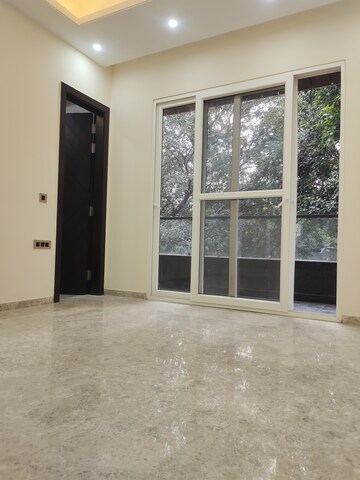 Furnished Amenities in 3 BHK Builder Floor at Kalkaji – for Sale