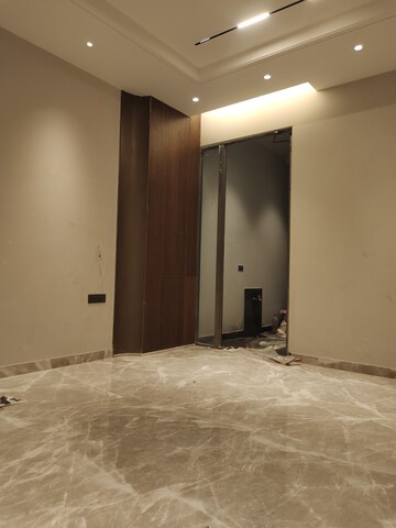 Furnished Amenities in 4 BHK Builder Floor at Greater Kailash ii – for Sale