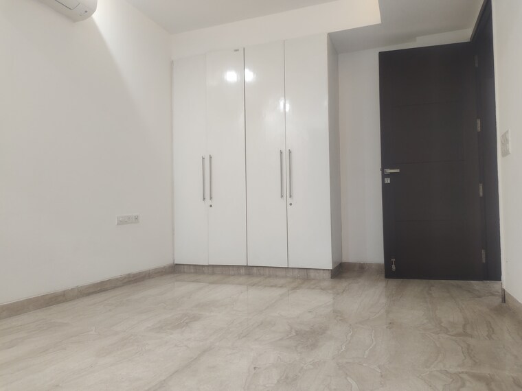 Room, greater kailash i 4 Bedroom 1800 Sq.Ft. Builder Floor In Greater Kailash I Delhi 9719327