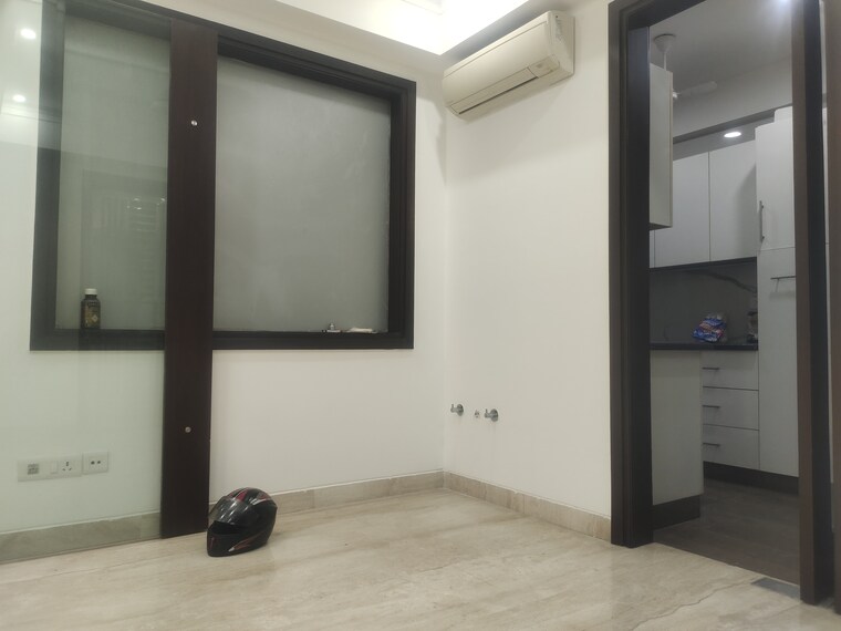 Room, greater kailash i 4 Bedroom 1800 Sq.Ft. Builder Floor In Greater Kailash I Delhi 9719327