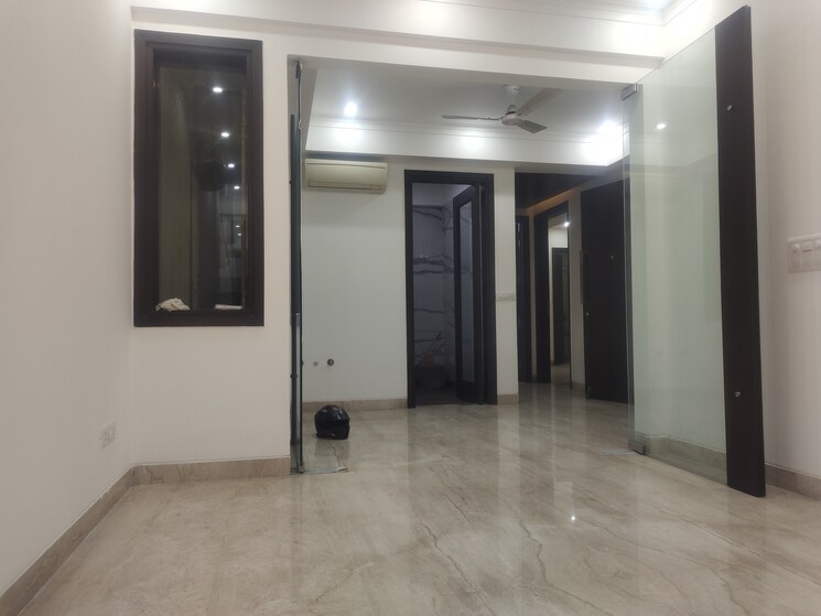 Room, greater kailash i 4 Bedroom 1800 Sq.Ft. Builder Floor In Greater Kailash I Delhi 9719327