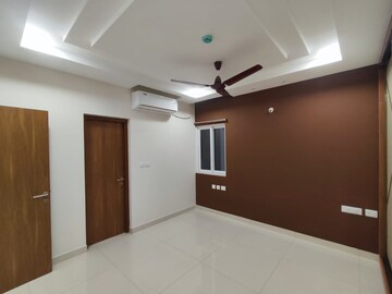 Room in 3 BHK Apartment at Prestige Beverly Hills, Kokapet – for Rent