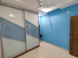Room in 3 BHK Apartment at Prestige Beverly Hills, Kokapet – for Rent