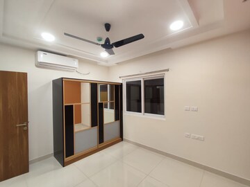 Room in 3 BHK Apartment at Prestige Beverly Hills, Kokapet – for Rent