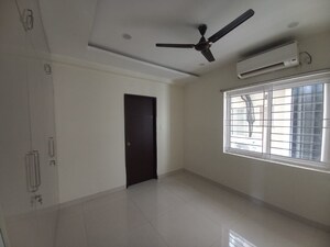 Room in 3 BHK Apartment at Creative Koven Udaya Cresent, Kondapur – for Rent